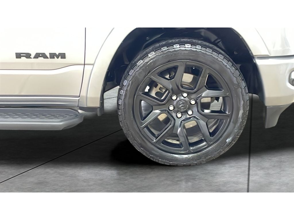 2021 RAM 1500 Laramie Crew Cab 4x4 5'7" Box