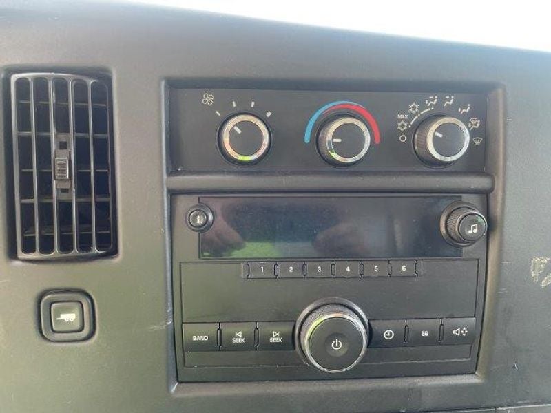 2014 Chevrolet Express Cutaway 3500 3500