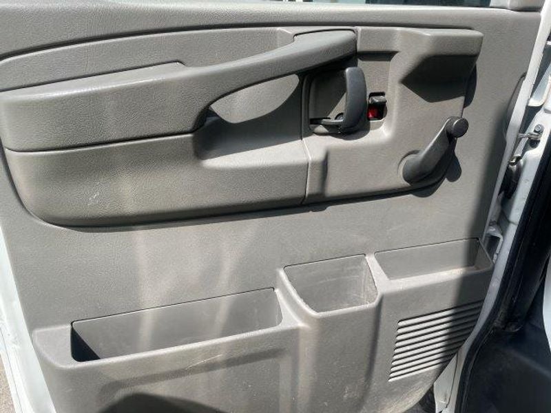 2014 Chevrolet Express Cutaway 3500 3500