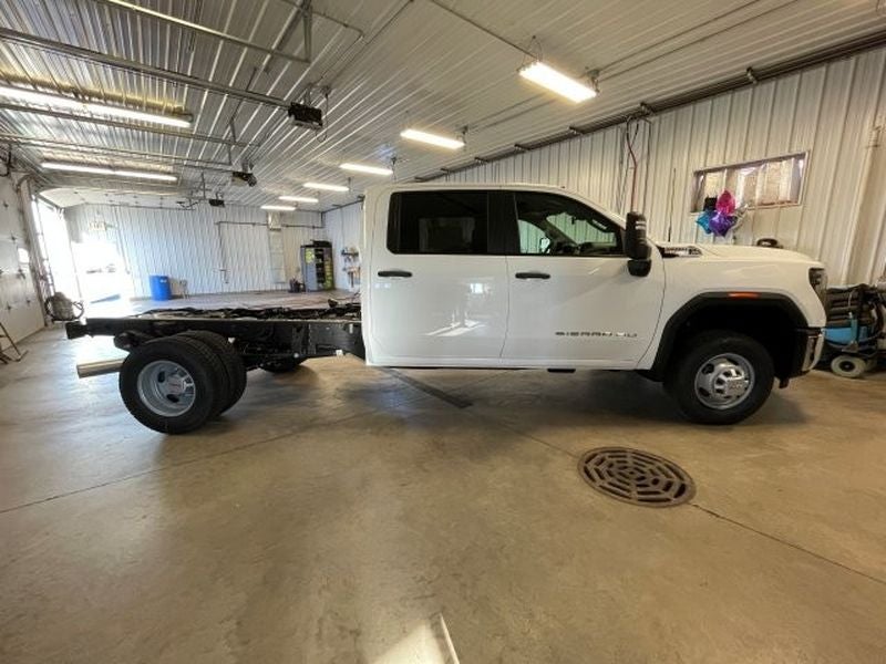 2026 GMC Sierra 3500 HD Chassis Cab Pro