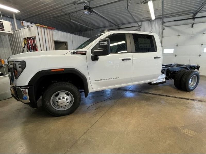 2026 GMC Sierra 3500 HD Chassis Cab Pro