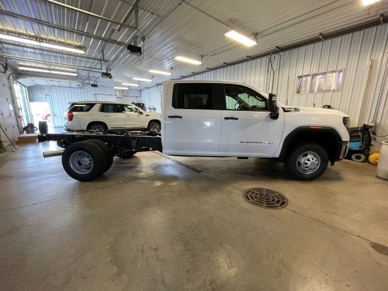 2026 GMC Sierra 3500 HD Chassis Cab Pro