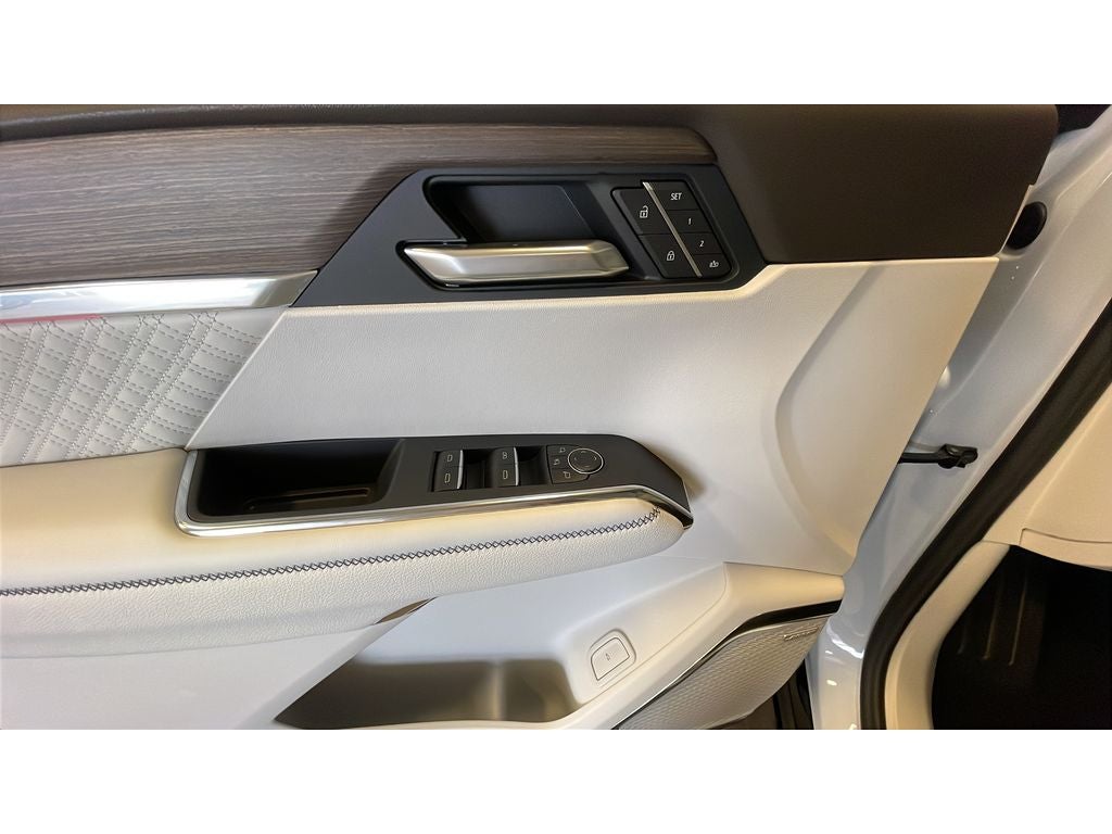 2027 GMC Acadia Denali - Photo 10