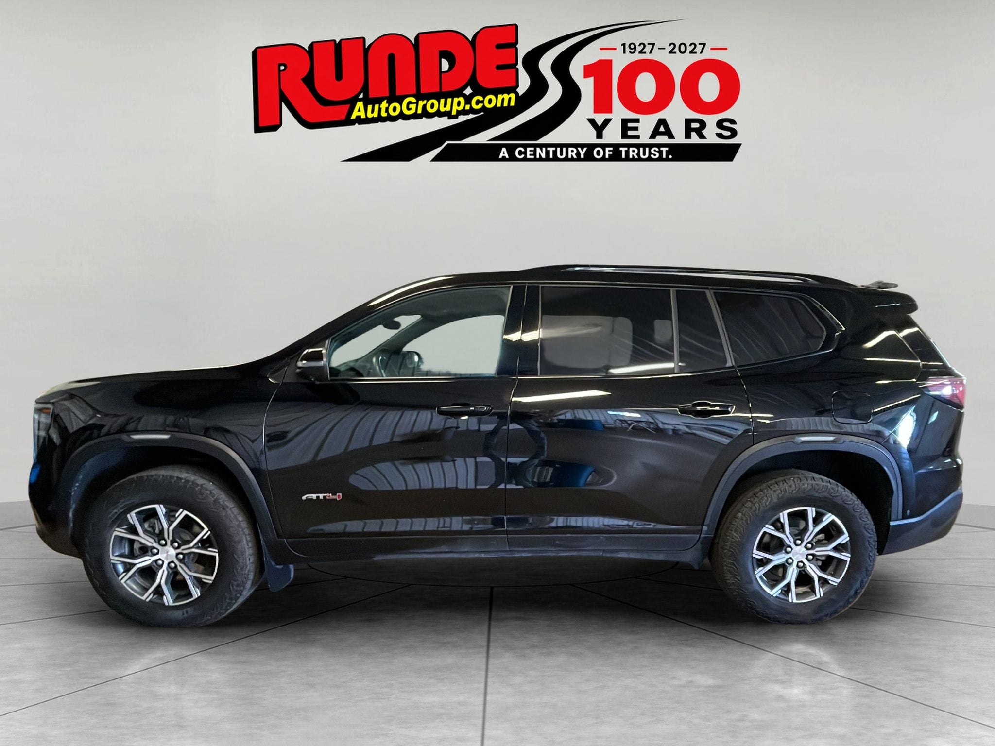 2024 GMC Acadia AT4