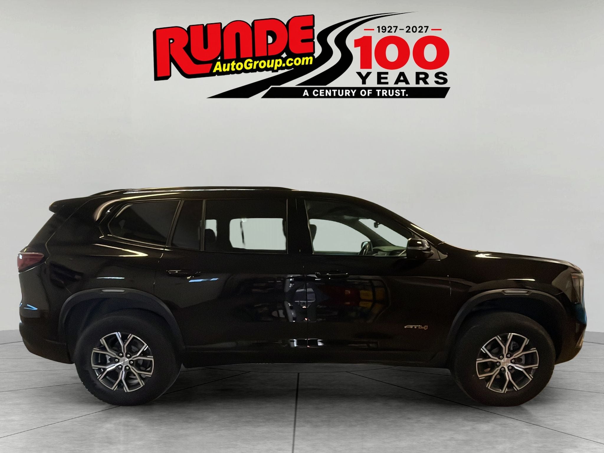 2024 GMC Acadia AT4
