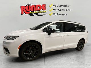 2024 Chrysler Pacifica Limited AWD