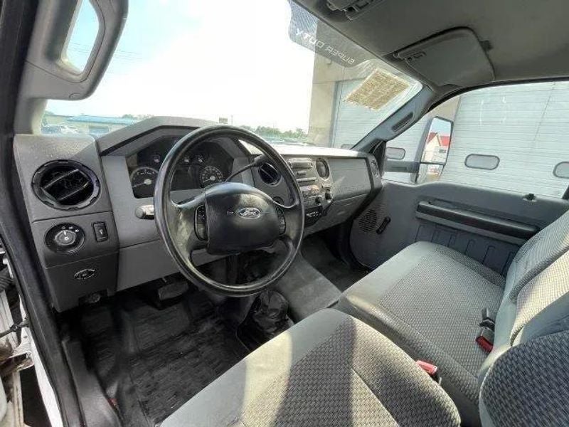 2015 Ford Super Duty F-650 Pro Load XL