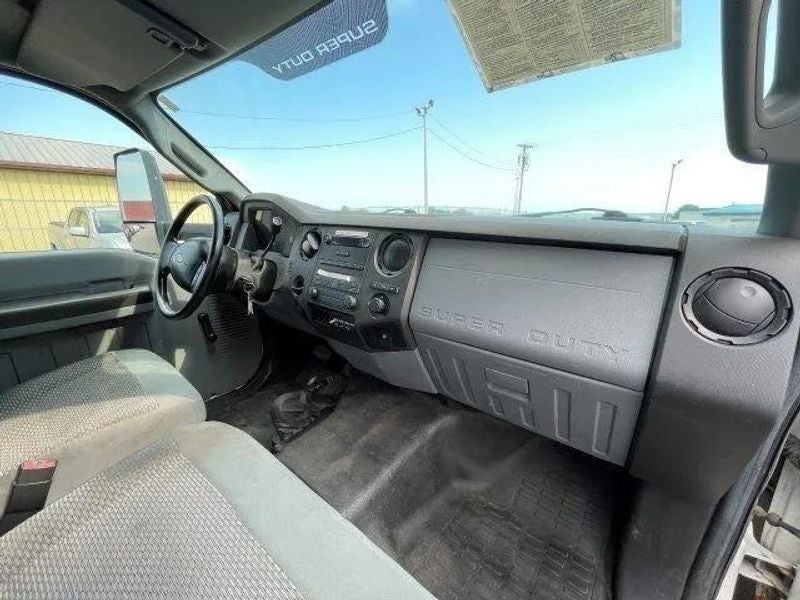 2015 Ford Super Duty F-650 Pro Load XL