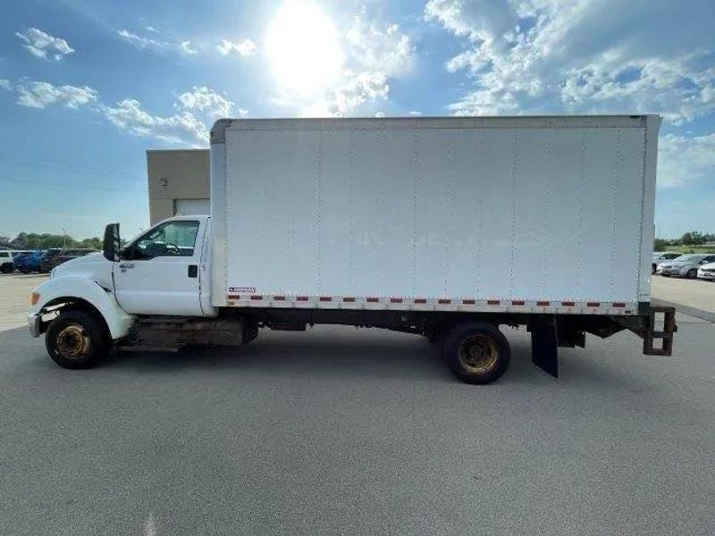 2015 Ford Super Duty F-650 Pro Load XL