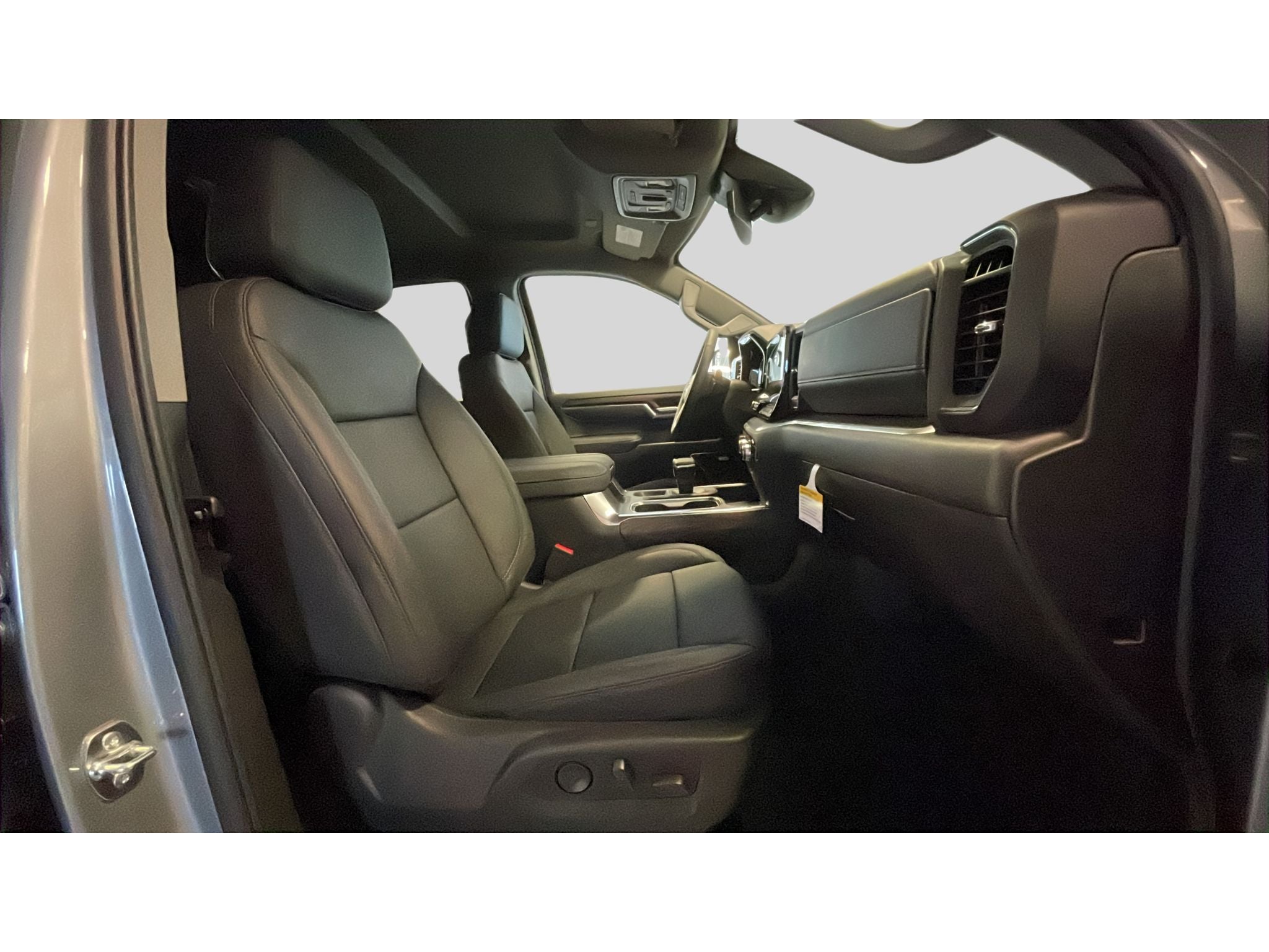 2026 GMC Sierra 1500 SLT - Photo 16