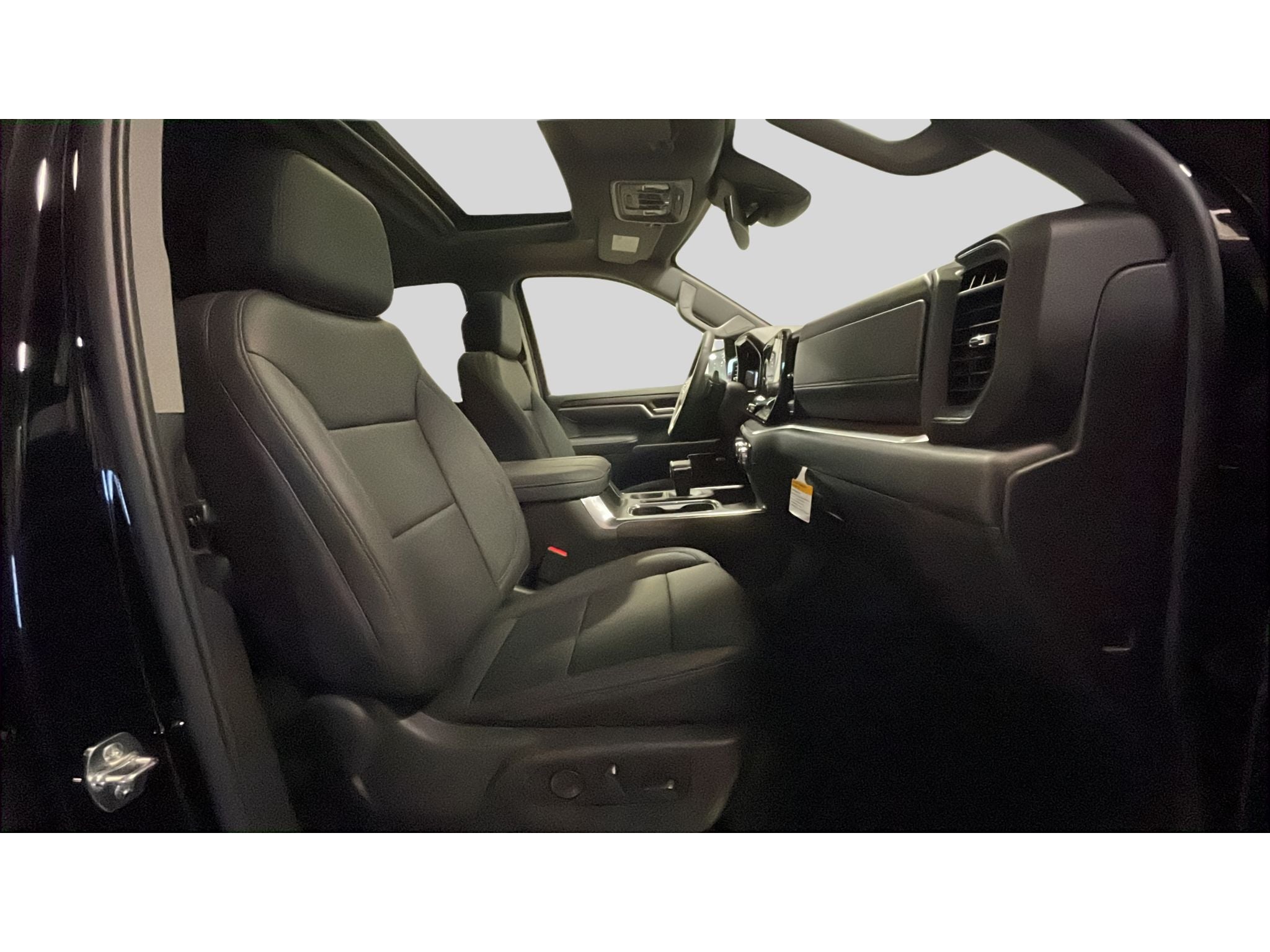 2026 GMC Sierra 1500 SLT - Photo 16