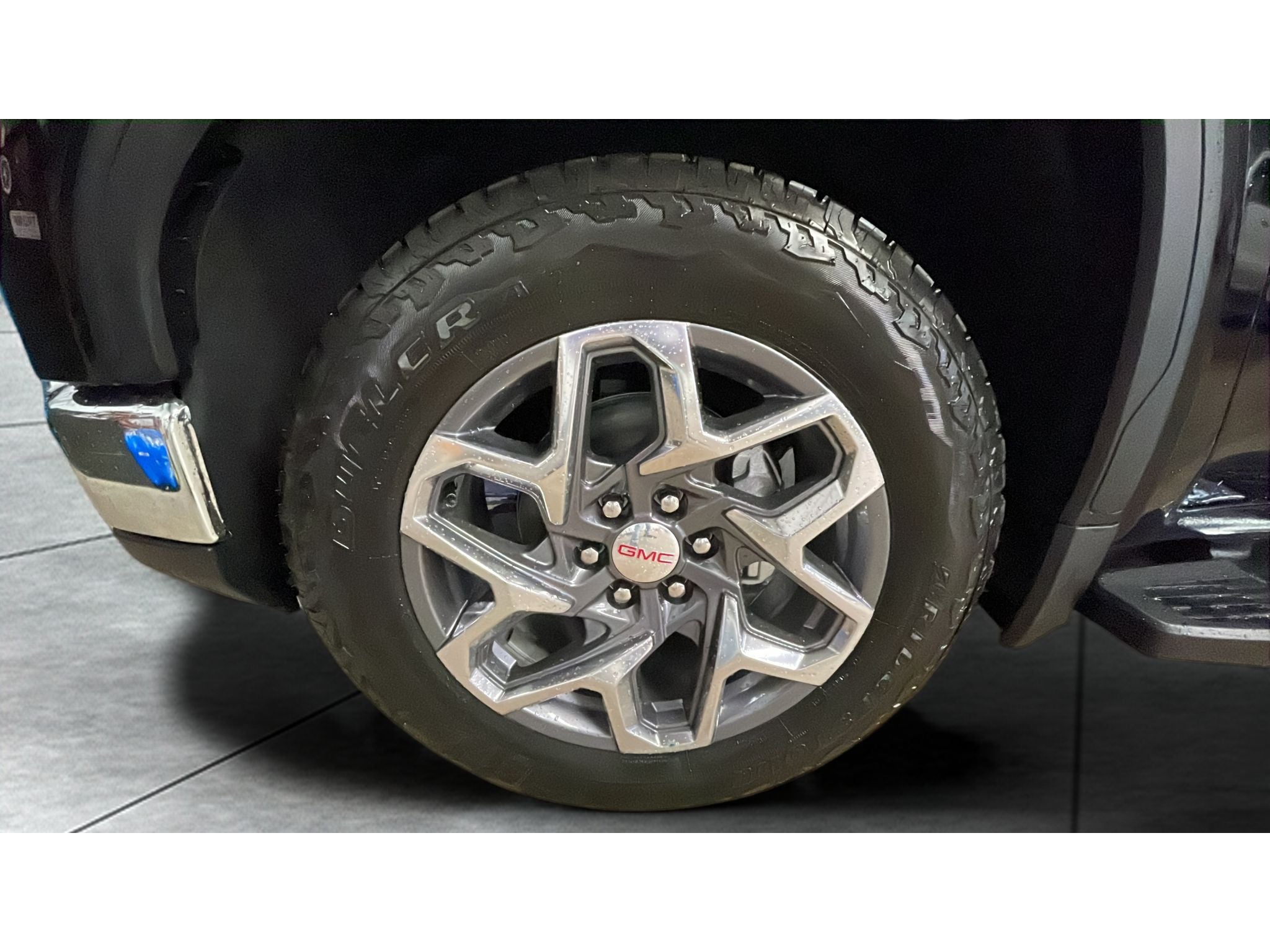 2026 GMC Sierra 1500 SLT - Photo 18
