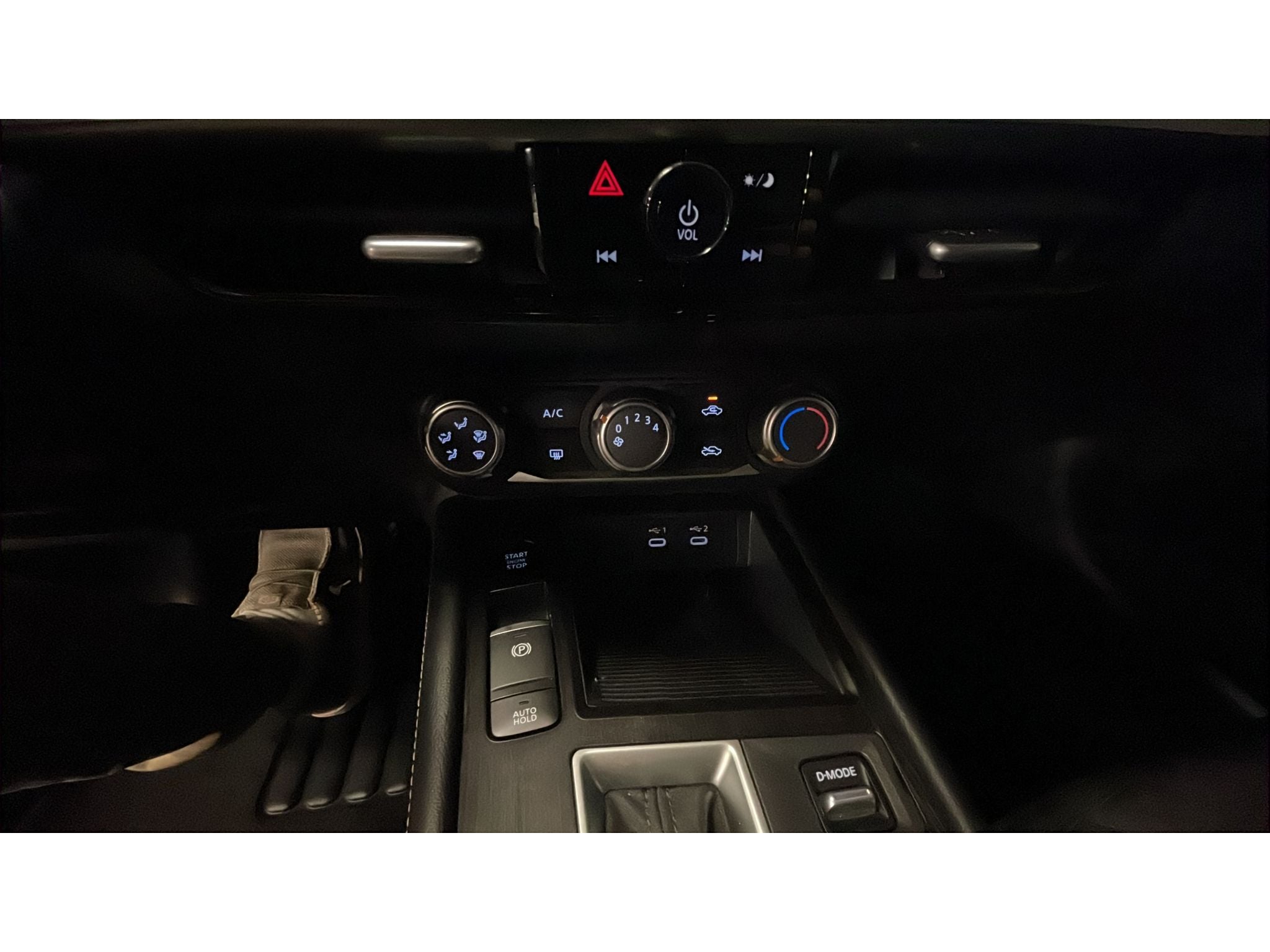2025 Nissan Kicks SV Intelligent AWD