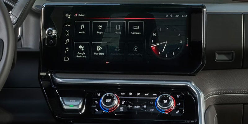 Sierra 2500HD touchscreen with trailering tech WI